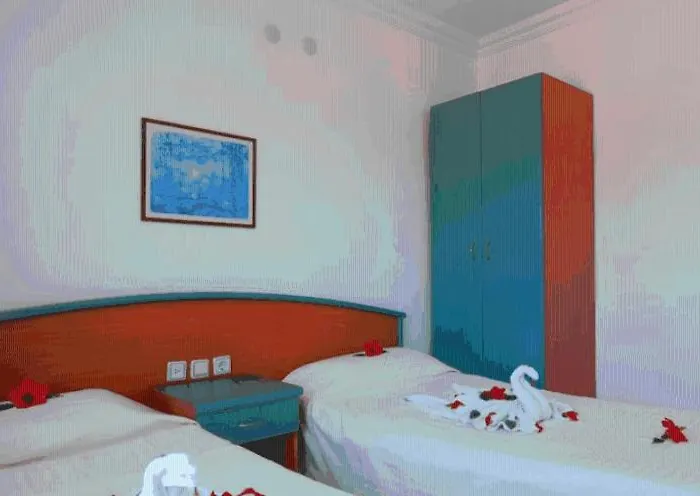 Long 3* マルマリス